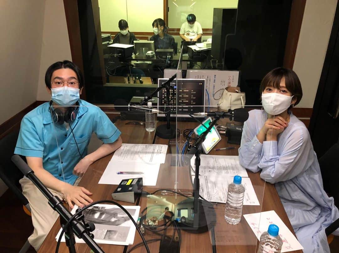 ハマ・オカモトさんのインスタグラム写真 - (ハマ・オカモトInstagram)「打ち合わせなしで 青系かぶり。 今週もお疲れ様でした！ #TOKYOFM #THETRAD」7月30日 17時23分 - hama_okamoto