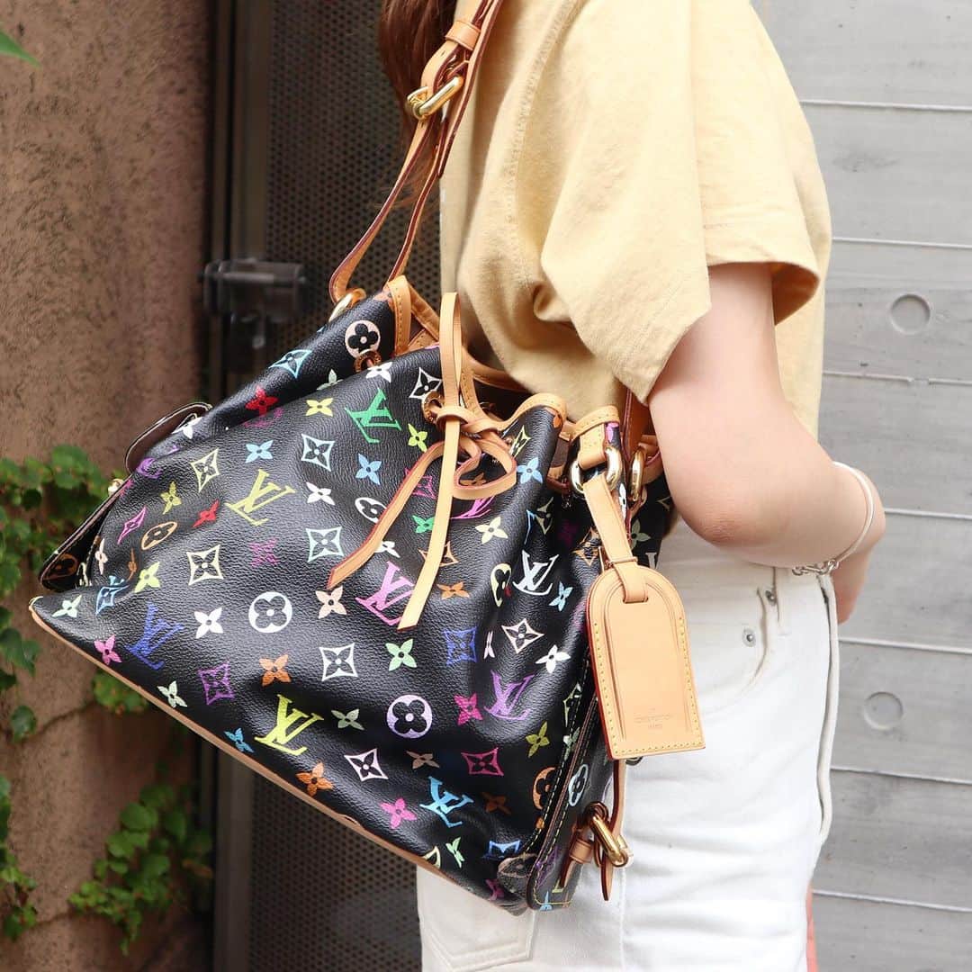 Vintage Brand Boutique AMOREさんのインスタグラム写真 - (Vintage Brand Boutique AMOREInstagram)「Louis Vuitton x Takashi Murakami Petit Noe Drawstring bag from 2011.  This is only available at the store. You can order through DM. Please ask us by direct message if you are interested in this item.  Free Shipping Worldwide✈️ ≫ ≫ ≫✉️ info@amorevintagetokyo.com  #AMOREmeetsLVxMURAKAMI #村上隆 #ヴィンテージ #ルイヴィトン  #ヴィンテージルイヴィトン #ヴィンテージブランドブティック #アモーレ #アモーレトーキョー #表参道 #青山 #東京 #louisvuitton #takashimurakami #murakamitakashi #vintage #vintagelouisvuitton #louisvuittonvintage #amoretokyo  #amorevintage #vintageshop #amoregentlman #アモーレジェントルマン #popupstore」7月30日 17時40分 - amore_tokyo