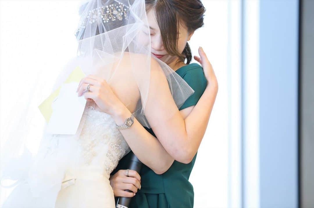 THE STYLE No.20 NEW YORK STYLE WEDDINGのインスタグラム：「2020年5月☆オープン2周年★ 口コミサイトの料理部門4年連続No.1獲得 No.20で自分たちらしい結婚式が叶う . ↓詳しくはHPをチェック↓ https://www.styles.jp/wedding/20f/ . 週末＆平日ブライダルフェアを開催しております メッセージ or ダイレクトメールからでも予約可能 . ↓ TEL ↓ 086-234-7310 . ↓ MAIL ↓ info-thestyle@styles.jpn.com . #thestyle #wedding #bridal #party #weddingparty #weddingphoto #weddingdress#starwedding #instagood #instalike #love #style #instapic  #結婚式 #結婚 #岡山結婚式 #ウェディング #プレ花嫁 #花嫁 #テーブルコーディネート #結婚式準備 #日本中のプレ花嫁さんと繋がりたい #ウェディングドレス #ウェディングフォト #ウェディングレポ #令和婚 #令和」