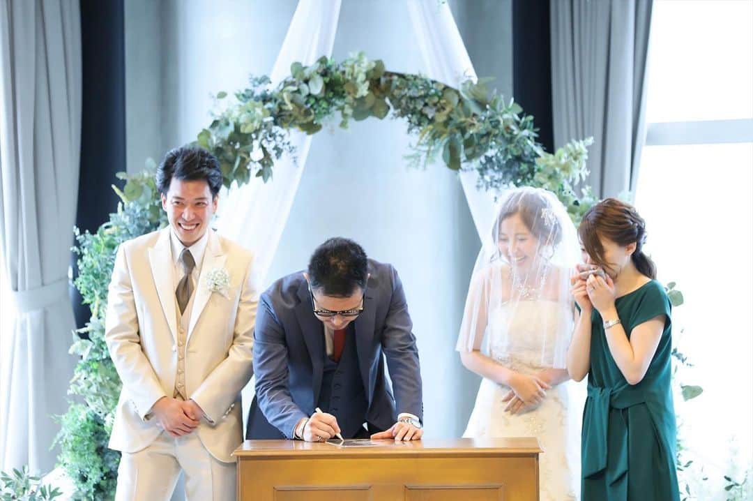 THE STYLE No.20 NEW YORK STYLE WEDDINGのインスタグラム：「2020年5月☆オープン2周年★ 口コミサイトの料理部門4年連続No.1獲得 No.20で自分たちらしい結婚式が叶う . ↓詳しくはHPをチェック↓ https://www.styles.jp/wedding/20f/ . 週末＆平日ブライダルフェアを開催しております メッセージ or ダイレクトメールからでも予約可能 . ↓ TEL ↓ 086-234-7310 . ↓ MAIL ↓ info-thestyle@styles.jpn.com . #thestyle #wedding #bridal #party #weddingparty #weddingphoto #weddingdress#starwedding #instagood #instalike #love #style #instapic  #結婚式 #結婚 #岡山結婚式 #ウェディング #プレ花嫁 #花嫁 #テーブルコーディネート #結婚式準備 #日本中のプレ花嫁さんと繋がりたい #ウェディングドレス #ウェディングフォト #ウェディングレポ #令和婚 #令和」