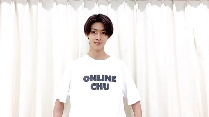 M!LKオフィシャルInstagramのインスタグラム：「🎁キーワードM!LK🎁  M!LK ONLINE CHU!? SUMMER-Around The World-まで、あと3日🍉  キーワード企画、本日の宣伝担当は曽野さんです⚽️  毎日発表されるキーワードを集めて、ライブで実際に使われるオリジナルアイテムをゲットしよう😎  是非毎日チェックしてください✨  #MILKONLINECHU夏 #MILK」