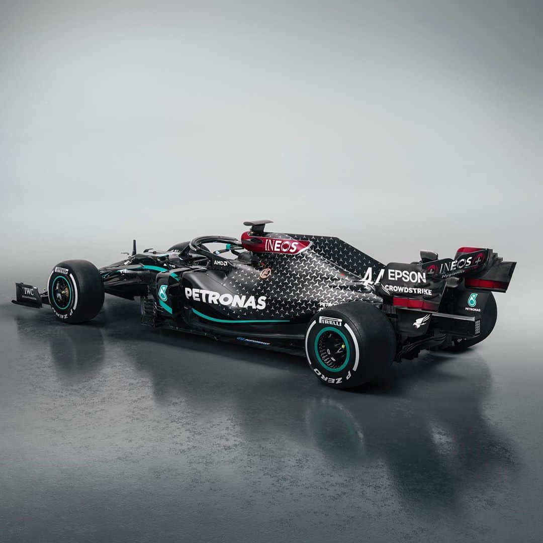 MERCEDES AMG PETRONASさんのインスタグラム写真 - (MERCEDES AMG PETRONASInstagram)「Helping protect the Team, trackside and at the factory! 👊 We are proud to be carrying the @ineoshygienics name on the car and know that their range of medical grade sanitisers keep us safe and give us confidence to get the job done! 👏  #INEOSConfidence #INEOSHygienics」7月30日 18時06分 - mercedesamgf1