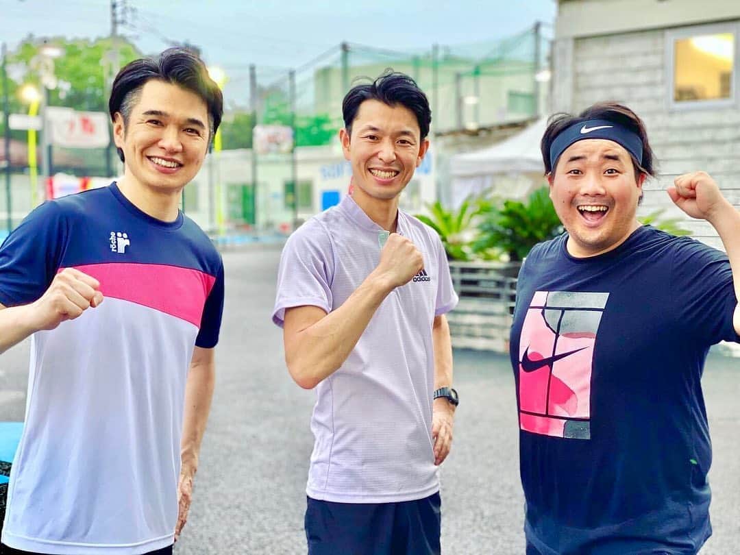 吉崎仁康さんのインスタグラム写真 - (吉崎仁康Instagram)「おじさんになってもやはりテニスは楽しい。  #芸人+コーチ+アナウンサー＝？ #スポル品川大井町 #スポルde野郎会 #roche #GODAI」7月30日 18時46分 - yoshiyasu.yoshizaki