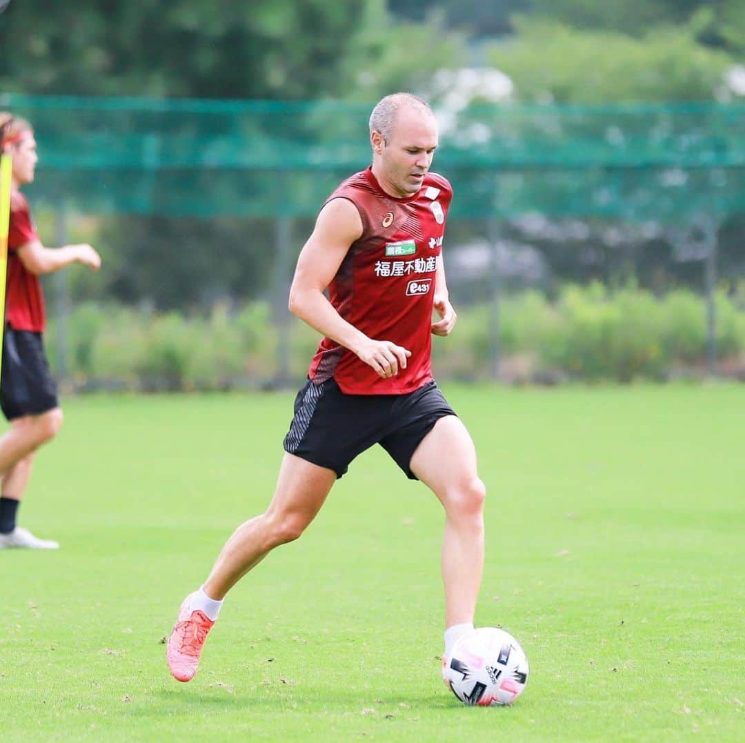 ヴィッセル神戸さんのインスタグラム写真 - (ヴィッセル神戸Instagram)「Good day of training! ☀️🏃🏻‍♂️⚽️ .  #vissel #visselkobe #ヴィッセル #ヴィッセル神戸 #Kobe #神戸 #WeAreKobe #KobeForeverForward #一致団結 #JLeague #Jリーグ #DAZN」7月30日 18時39分 - visselkobe