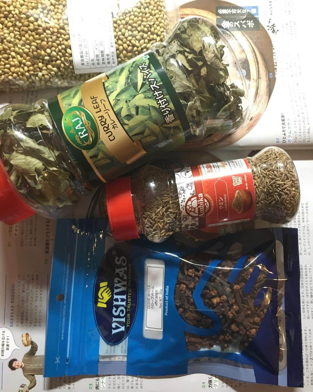 落合モトキのインスタグラム：「まずは油に香り付けから、、」