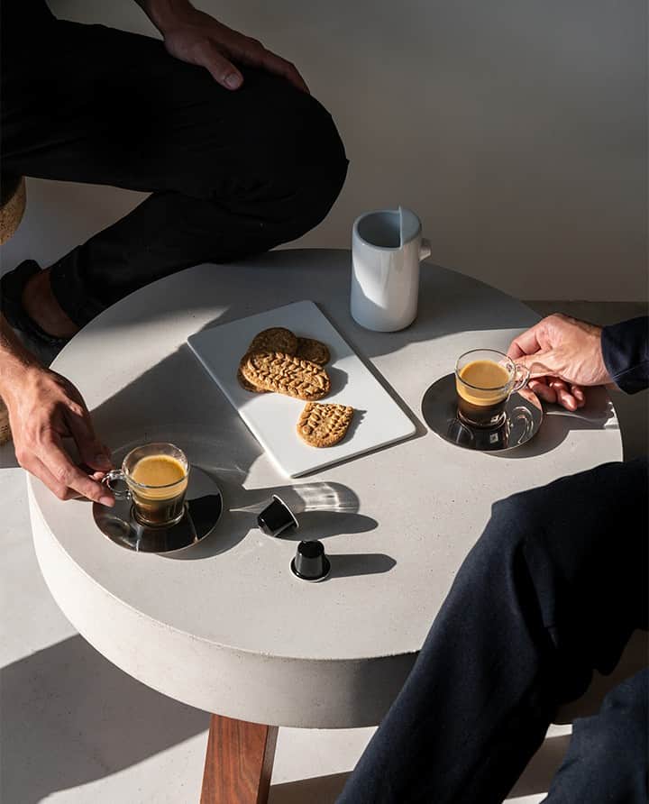 Nespressoさんのインスタグラム写真 - (NespressoInstagram)「Sometimes a moment is best when it’s shared, especially today on #InternationalFriendshipDay!☕️✨☕️ Tag a friend you’d like to share a coffee with and know that we’d love to take a sip with you too (even if it’s virtual).  #Nespresso #NespressoMoments #WFHwithNespresso #CoffeeBreak #CoffeeLover」7月30日 19時00分 - nespresso