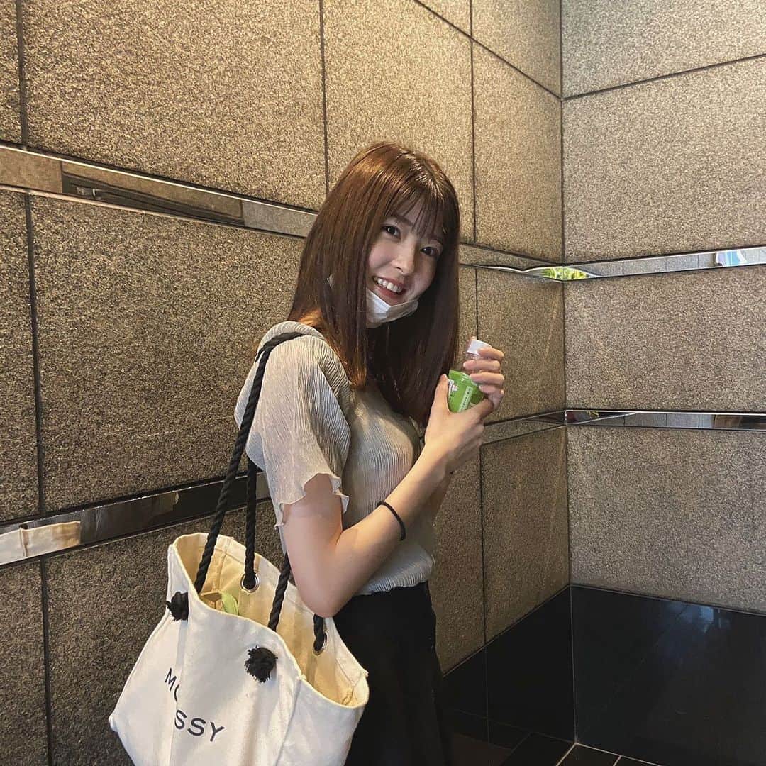 のインスタグラム：「. 梅雨はやく終わって〜☔️」
