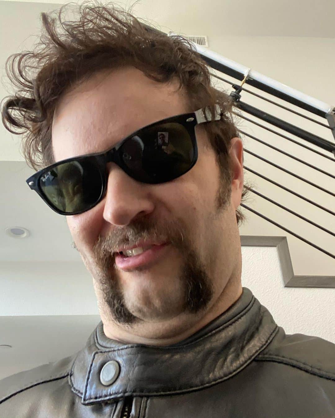 カーティス・ルポールのインスタグラム：「1, 2, 3, 4 or 5?  Twitch.tv/nerdycurty I’m live right now!」