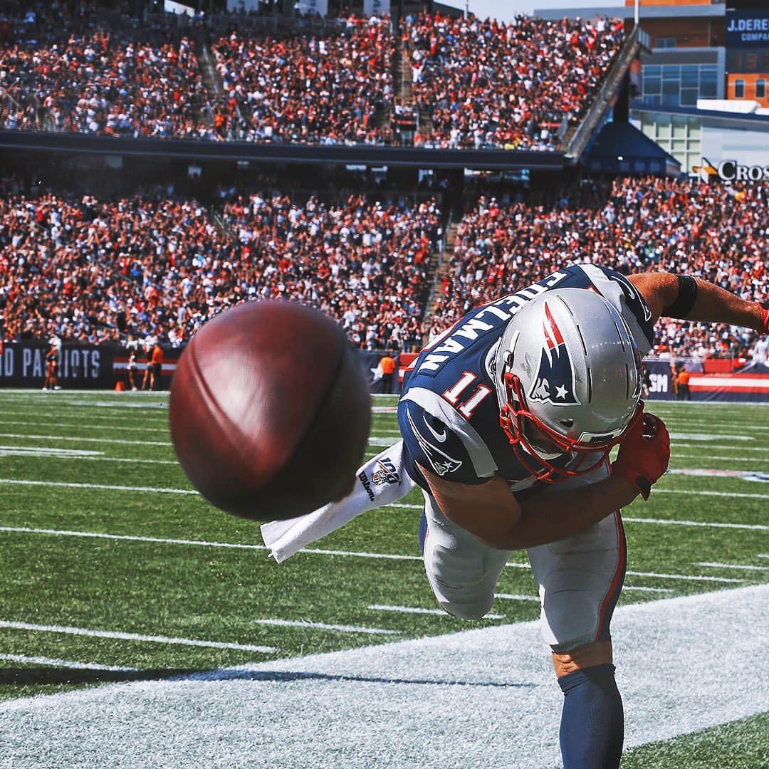 のインスタグラム：「Air Edelman... comin atcha!#IfYouCanDodgeASpikeYouCanDodgeABall」