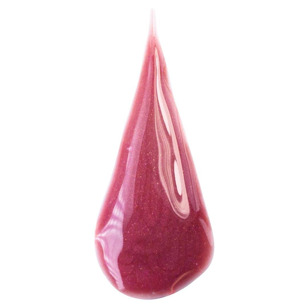 Stila Cosmeticsさんのインスタグラム写真 - (Stila CosmeticsInstagram)「💧 Little drops of glossy heaven 🔎 Six new shades of Plumping Lip Glaze.  Swipe 👉  🖌️ Sistine : Blush Shine 🖌️ Pieta : Mauve Shine 🖌️ Amor : Sheer Red 🖌️ Venus : Berry Pop 🖌️ Primavera : Warm Nude 😻 Kitten : Shimmering Nude . . #bohemianrenaissance #stilarenaissance #fall2020 #classic #lipglaze #plumping #lipgloss #texture #swatches #tbt」7月31日 5時23分 - stilacosmetics