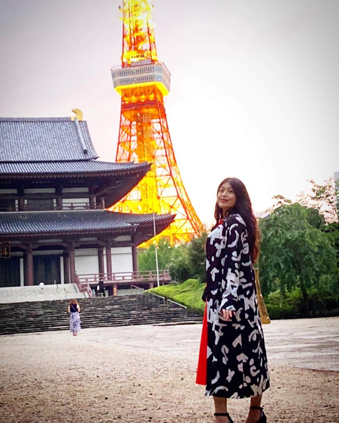益子寺かおりさんのインスタグラム写真 - (益子寺かおりInstagram)「そそり勃つ東京タワーと♡ ・ #7月のときめきメモリアル #思い出写ルンです♡ #東京タワーがスキスキスー🗼 #ベッドイン」7月30日 21時08分 - kaori_masuco