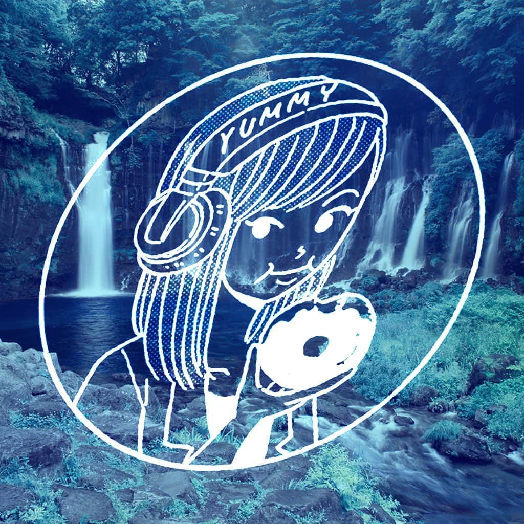 DJ Yummyのインスタグラム：「サンクラに先日富士山麓Peace and oneで録れた150min長めの音源をUpしました。ドライブ、リモートワーク、畑仕事のお供にcoolな音をデリバリー🎐もうすぐ梅雨明けだしね☀️👍みんな楽しんでね〜。 I uploaded the new mix work. (bio URL)🗻🌈have a good time. #dj#djmix#housemusic#白糸の滝」