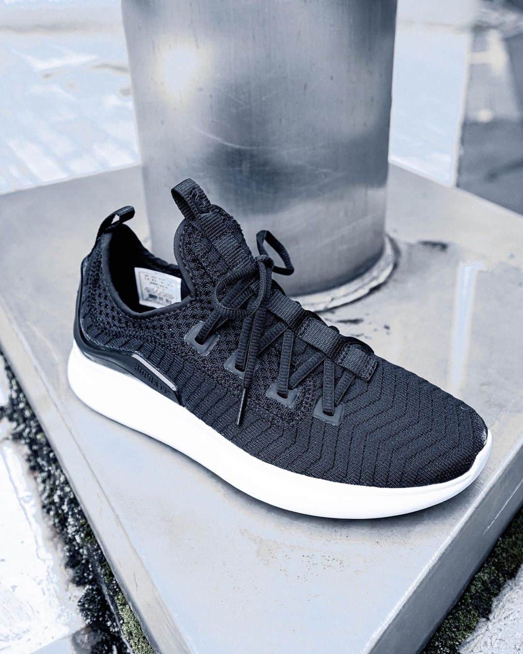 のインスタグラム：「. 【FACTOR】 . -BLACK WHITE- . STORE & ONLINE . #suprafootweartokyo #sneaker  #factor #black #harajuku #tokyo #odaiba」