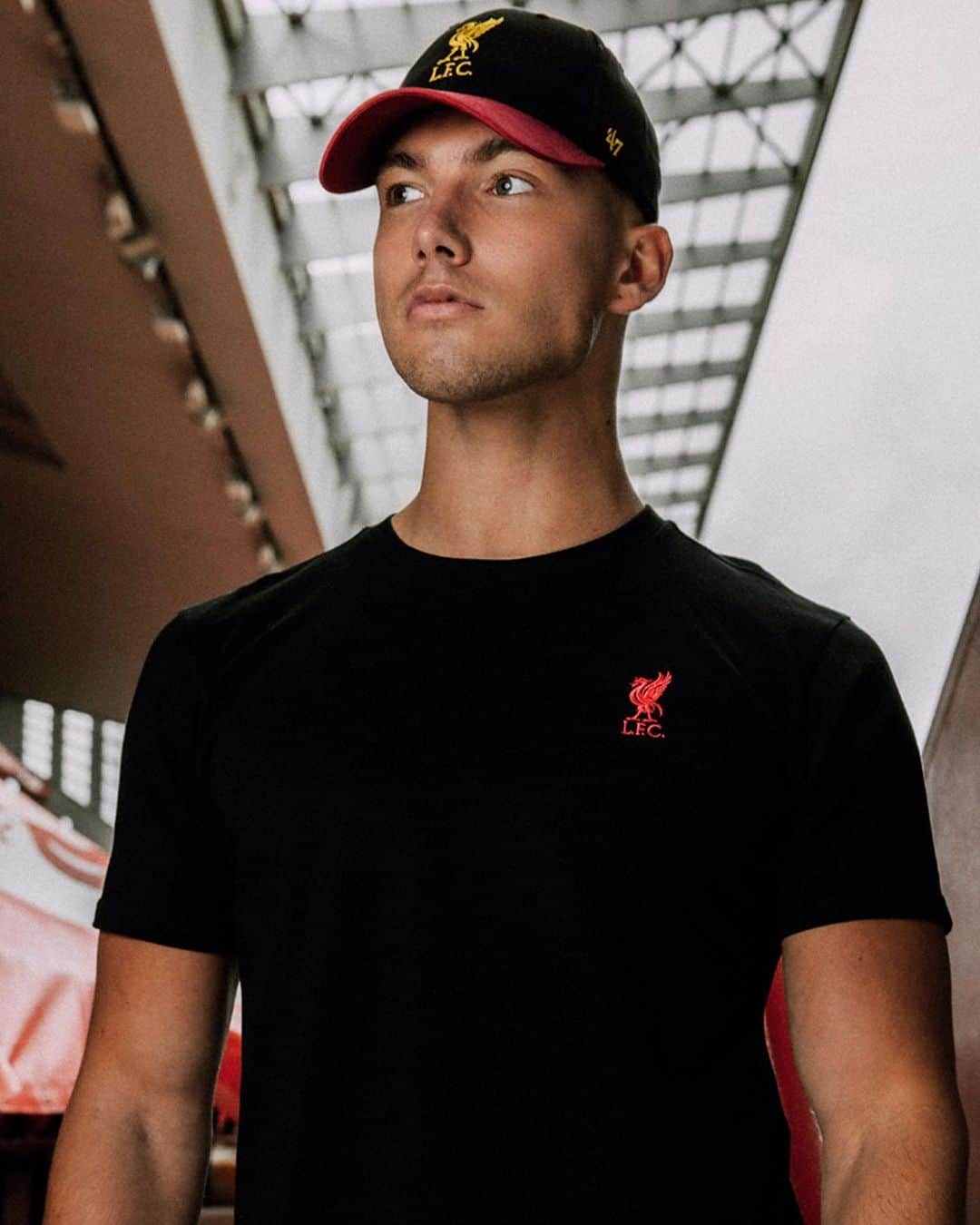 リヴァプールFCさんのインスタグラム写真 - (リヴァプールFCInstagram)「The new @lfcretail autumn range looking 👌🔥 #LFC #LiverpoolFC #Liverpool」7月30日 21時22分 - liverpoolfc