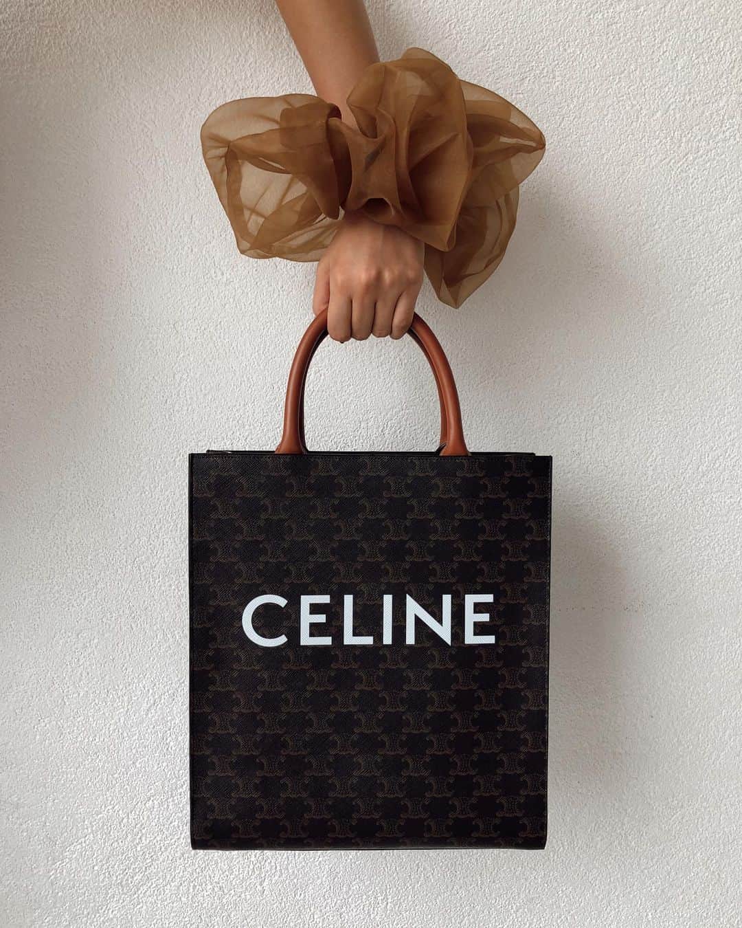 大屋夏南さんのインスタグラム写真 - (大屋夏南Instagram)「C E L I N E🤎🖤🤎 ・ ・ #celine #celinebyhedislimane」7月30日 21時36分 - __kana_oya__