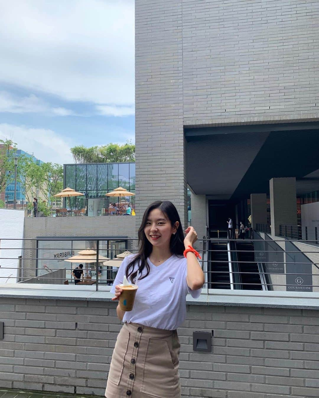 キム・ナヒョンさんのインスタグラム写真 - (キム・ナヒョンInstagram)「#bluebottlecoffee 💙🥤」7月30日 21時48分 - k.nahyun