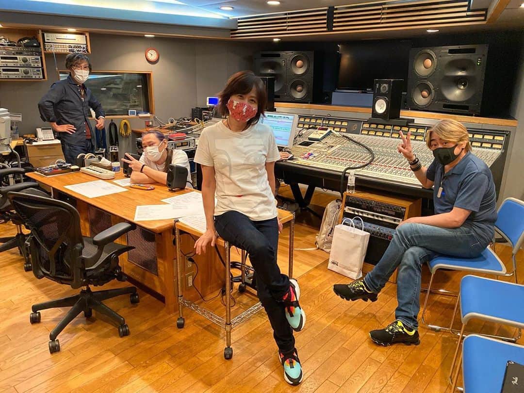 田村直美のインスタグラム：「Tenpack レコーディング中　 1曲早めのmix日👍 いいよいいよ〜　ごっ機嫌だよ〜‼️」