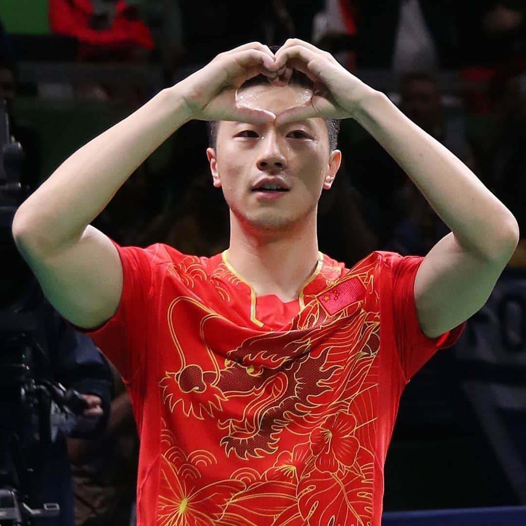 ITTF Worldさんのインスタグラム写真 - (ITTF WorldInstagram)「❤️ if you're a fan of reigning Olympic champion, Ma Long! 🐲  1️⃣ year to go until the #TableTennis Men's Singles Final at #Tokyo2020Plus1… who do you think will win it❓  #Tokyo2020 #OlympicGames #ThrowbackThursday #TBT #Rio2016」7月30日 22時00分 - wtt