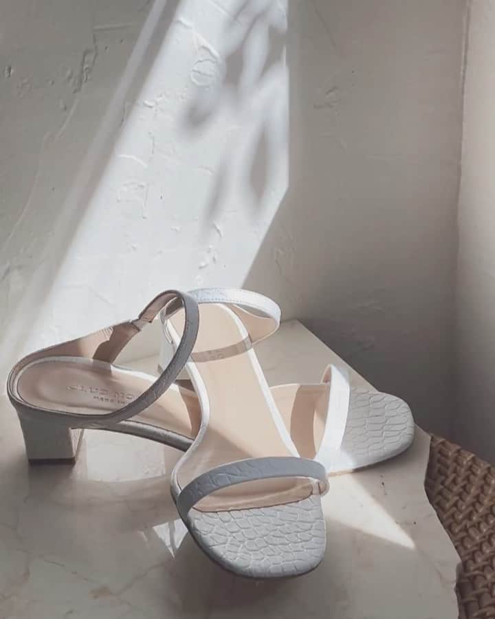 のインスタグラム：「The Marnee: A sandal that injects just the right amount of polish into your easy, breezy look.」