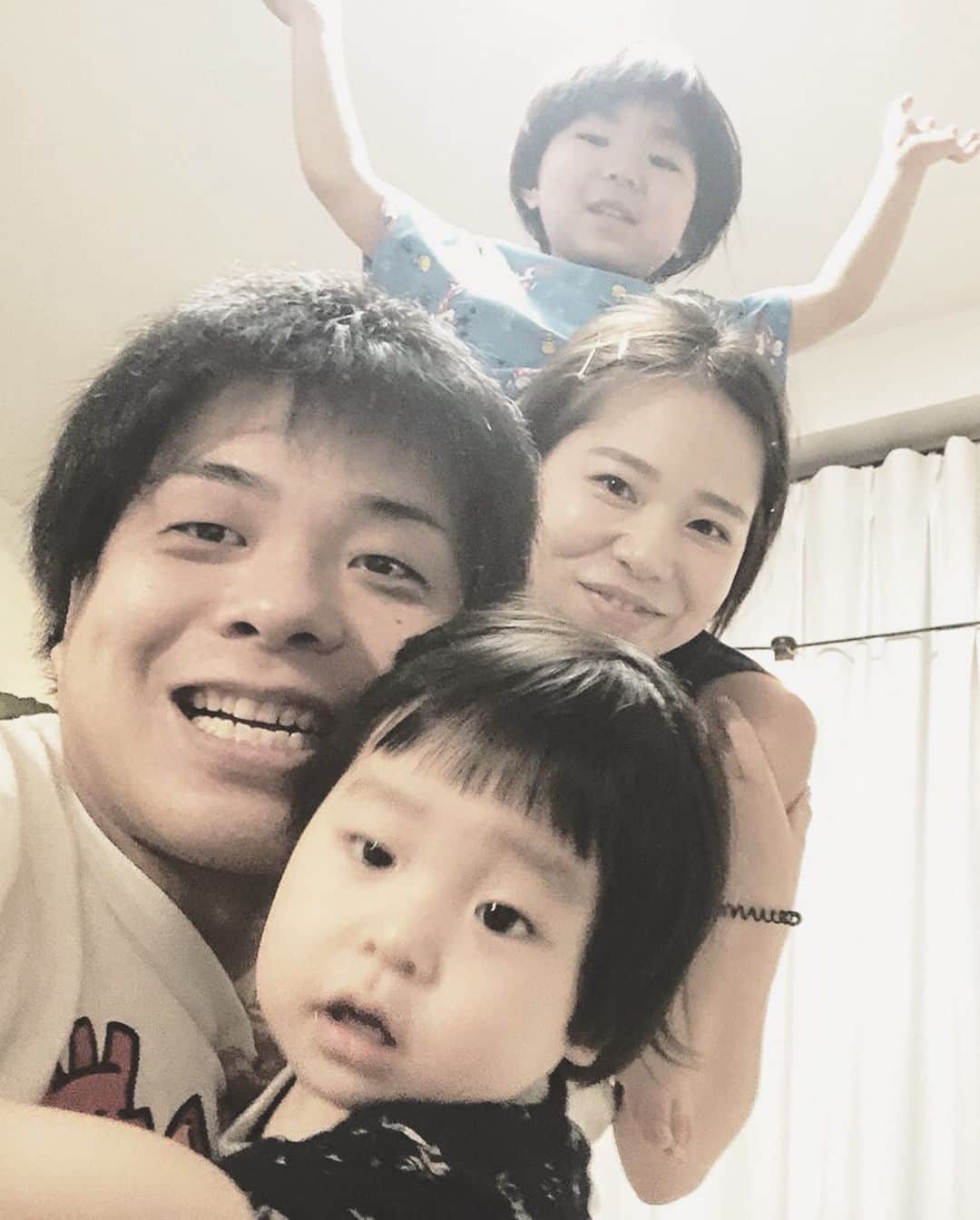 のインスタグラム：「誕生日でした！﻿ 色んな媒体でのお祝いありがとうございました😊﻿ 家族が内緒で幕張の劇場まで迎えに来てくれました。﻿ これだけで充分です。﻿ ぼくの周りの方々にも幸あれ！！﻿ ﻿ #誕生日﻿ #ハピバ　﻿ #世界平和」