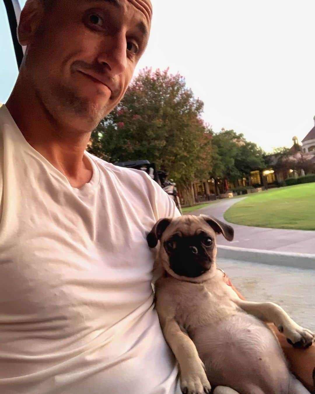 マヌ・ジノビリのインスタグラム：「🇦🇷Totalmente morfable esa pancita! 😁🥰 🇺🇲That belly! 😁🥰」