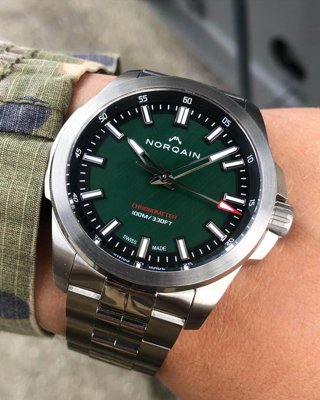 Daily Watchさんのインスタグラム写真 - (Daily WatchInstagram)「Big news from @Norqain today. This new Norqain Independence 20 with stunning forest green dial and Norqain Manufacture Calibre NN20/1 just launched 👀🔍 Made in a limited edition of 200 pieces #Norqain」7月30日 22時24分 - dailywatch