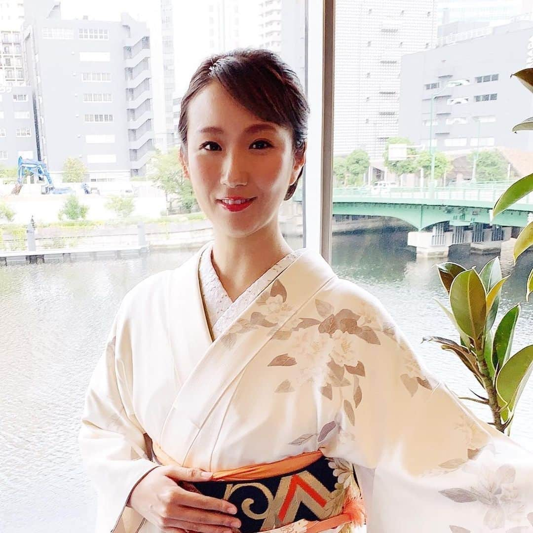 椎名佐千子さんのインスタグラム写真 - (椎名佐千子Instagram)「椎名佐千子オフィシャルYouTubeチャンネル！ 今夜アップされたので、是非見てくださいね❣️  本日、収録でお世話になりました皆さん、ありがとうございました♡  #YouTube #YouTubeチャンネル #動画 #見てね #BSテレ東 #徳光和夫の名曲にっぽん #ありがとうございました」7月30日 22時39分 - enkano.shiinasachikodes