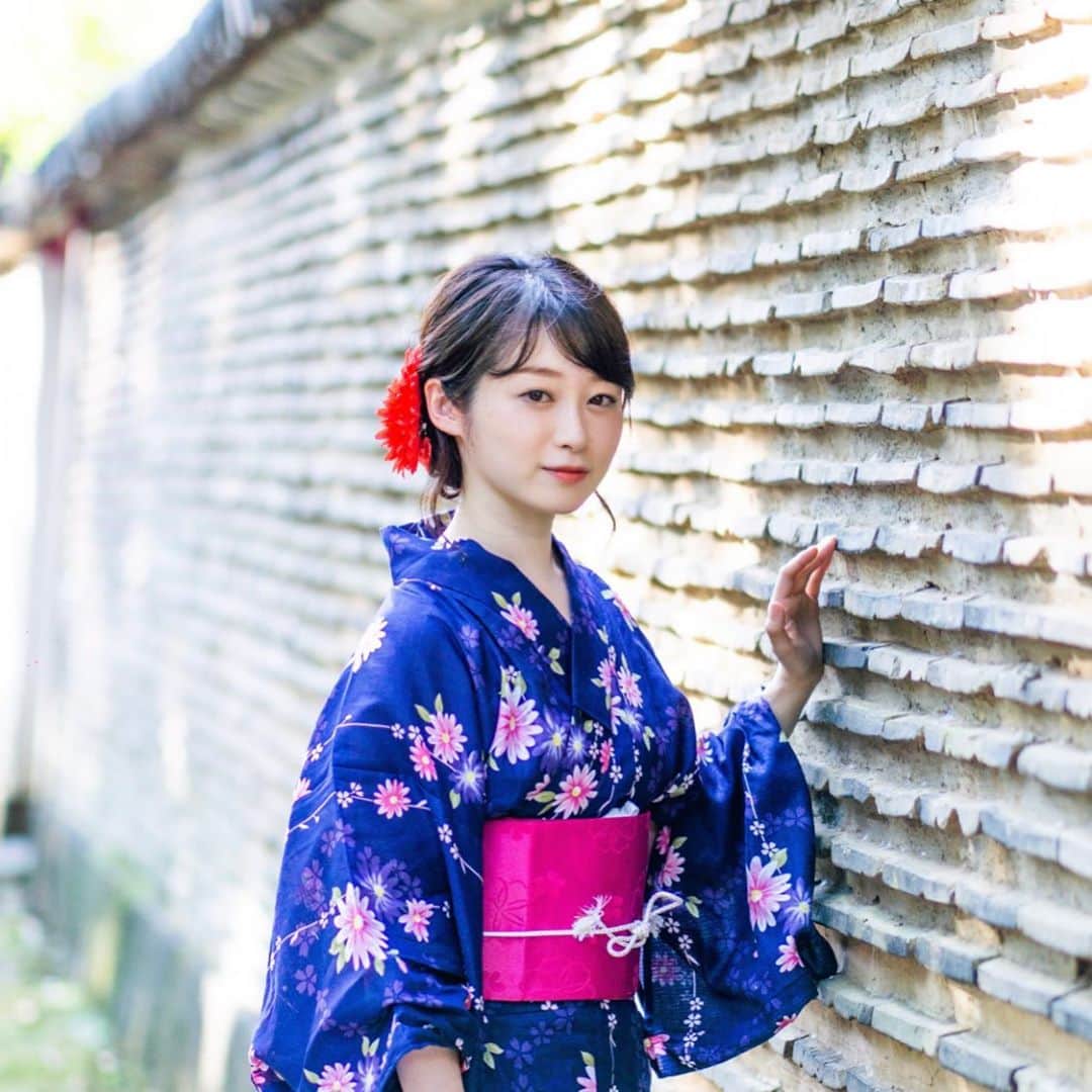 のインスタグラム：「やっとセミの声が聞こえた☺️さて、、私事ですが8/1からしばらく会社を休職します。今までやりたくても出来なかったことを、こんな状況だからこそ一通り挑戦してみます☺️とか強がって見るけど、前向きな気持ち半分、後ろ向きな気持ち半分。 ㅤㅤㅤㅤㅤㅤㅤㅤㅤㅤㅤㅤㅤ 得意な事は 広報の戦略を考えること、自分がメディアに出る側も、会社や商品をメディアに出す側も10年経験してきました。この経験が、誰かの役に立ったらいいな。広報の楽しさ、効果については熱く語れるから気になる人いたら語りたい。そして毎日のライブ配信で培ったので、ほぼ噛むことなく人前で話すことが出来ます。文章書くのも、好きです。ラーメンは5000杯食べてます🙇 ㅤㅤㅤㅤㅤㅤㅤㅤㅤㅤㅤㅤㅤ もし、何かピンと来たら気軽にお問い合わせ下さい😊面白そうな事なんでも挑戦したい！不安と期待いっぱいだけどとりあえず前進。 写真は去年のものです。」