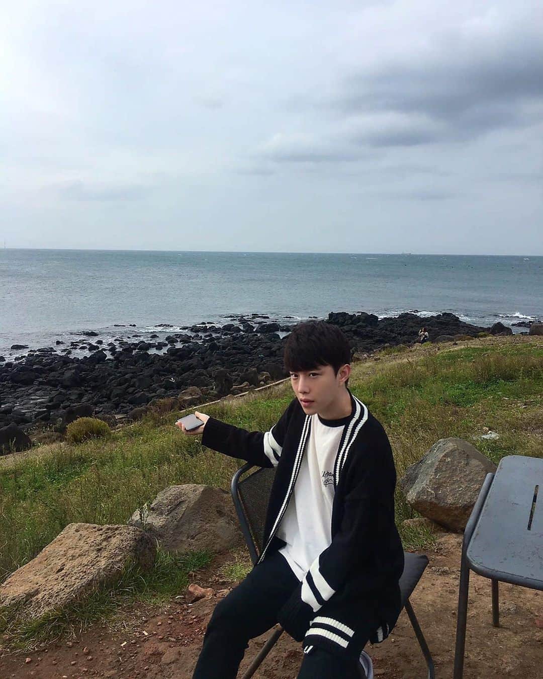 ユソンのインスタグラム：「여행 가고싶다~ . . . #제주 #제주도 #여행 #애월 #떠나고싶다  #셀픽 #셀스타그램 #셀기꾼 #🇰🇷 #일상 #데일리」