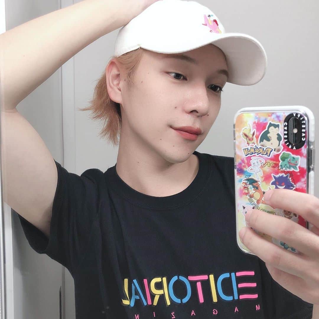 のインスタグラム：「こんばんは🌃✨﻿ ﻿ かわいいポケモンiPhoneケースでテンションあがってる今日この頃🥺﻿ ﻿ 気分あがるアクセサリーは常に身につけたいね☺️  ps.昔スポーツしてたからなのかわしの腕にこんな筋肉があるとはおもわなかったわ🥺たまげみあいらんど  @CASETiFY @CASETiFY_jp #CASETiFY #casetifypokemon」