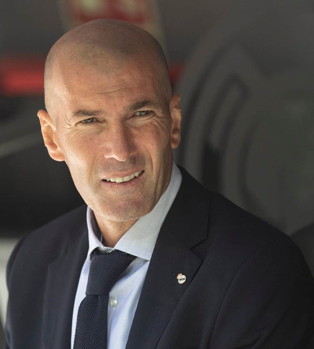 LFPさんのインスタグラム写真 - (LFPInstagram)「🏆👀 The look of the CHAMPION! • 🏆👀 ¡La mirada del CAMPEÓN! • #Zidane #RealMadrid #LaLiga #LaLigaSantander #Football」7月30日 22時55分 - laliga