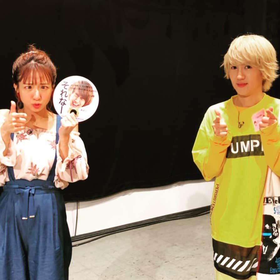 のインスタグラム：「#辻希美 #末吉9太郎 #夢の初共演 #アイドル #辻ちゃんです #一緒にできたのに #緊張で顔強張る #辻ちゃんです #全力でやってくれたのに #顔引きつる #沸いたー #とか言ってる状況じゃねぇ #でも気持ちわかる #わたしらの憧れのアイドルだから #めちゃくちゃ #モー娘。入りたかった #入れると思ってた #それなー #ダウンタウンDX」