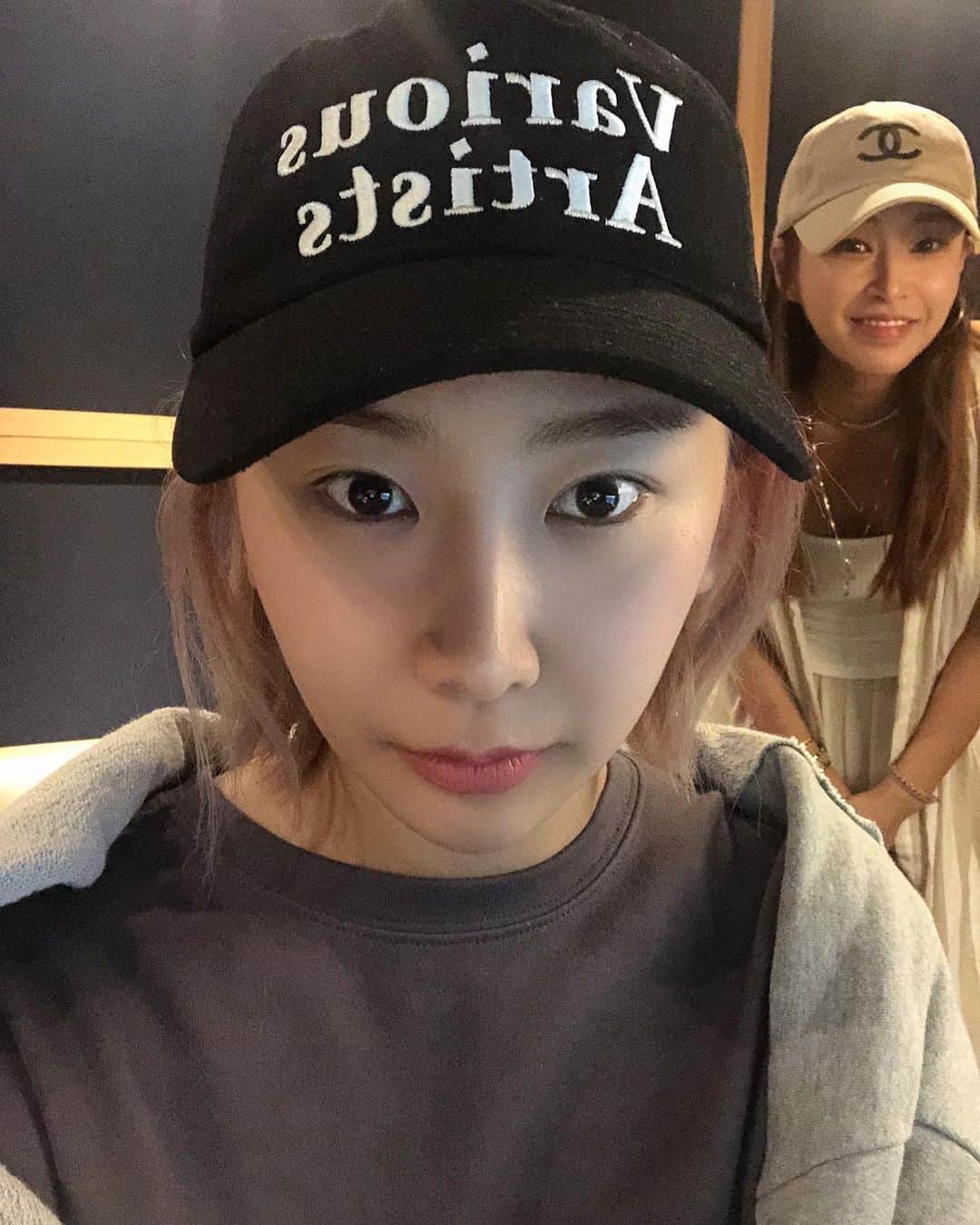 ジェアのインスタグラム：「안뇽?! 뭐해들?! @hotchicksbyj  #배윤정 #제아」