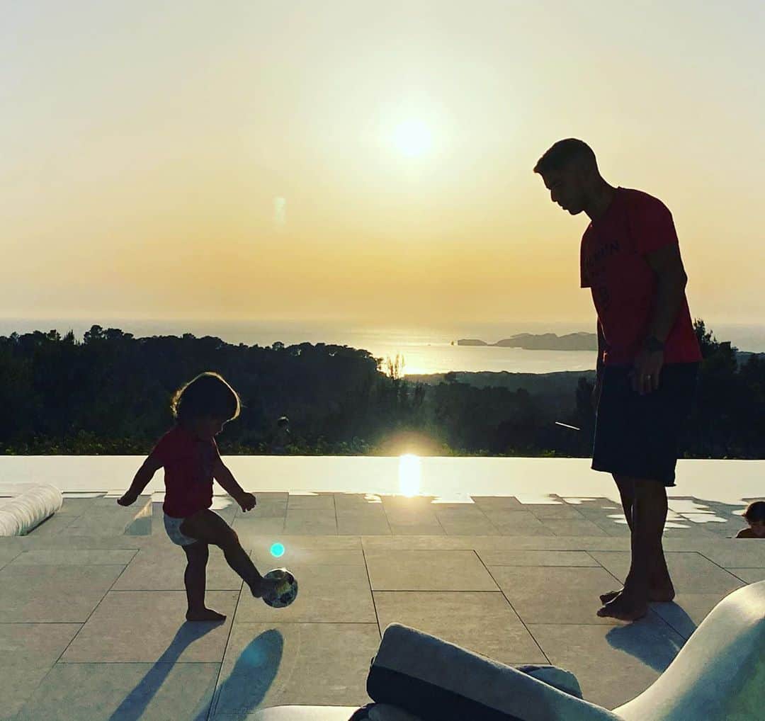 ソフィア・バルビのインスタグラム：「Amores mios! 🥰😍」