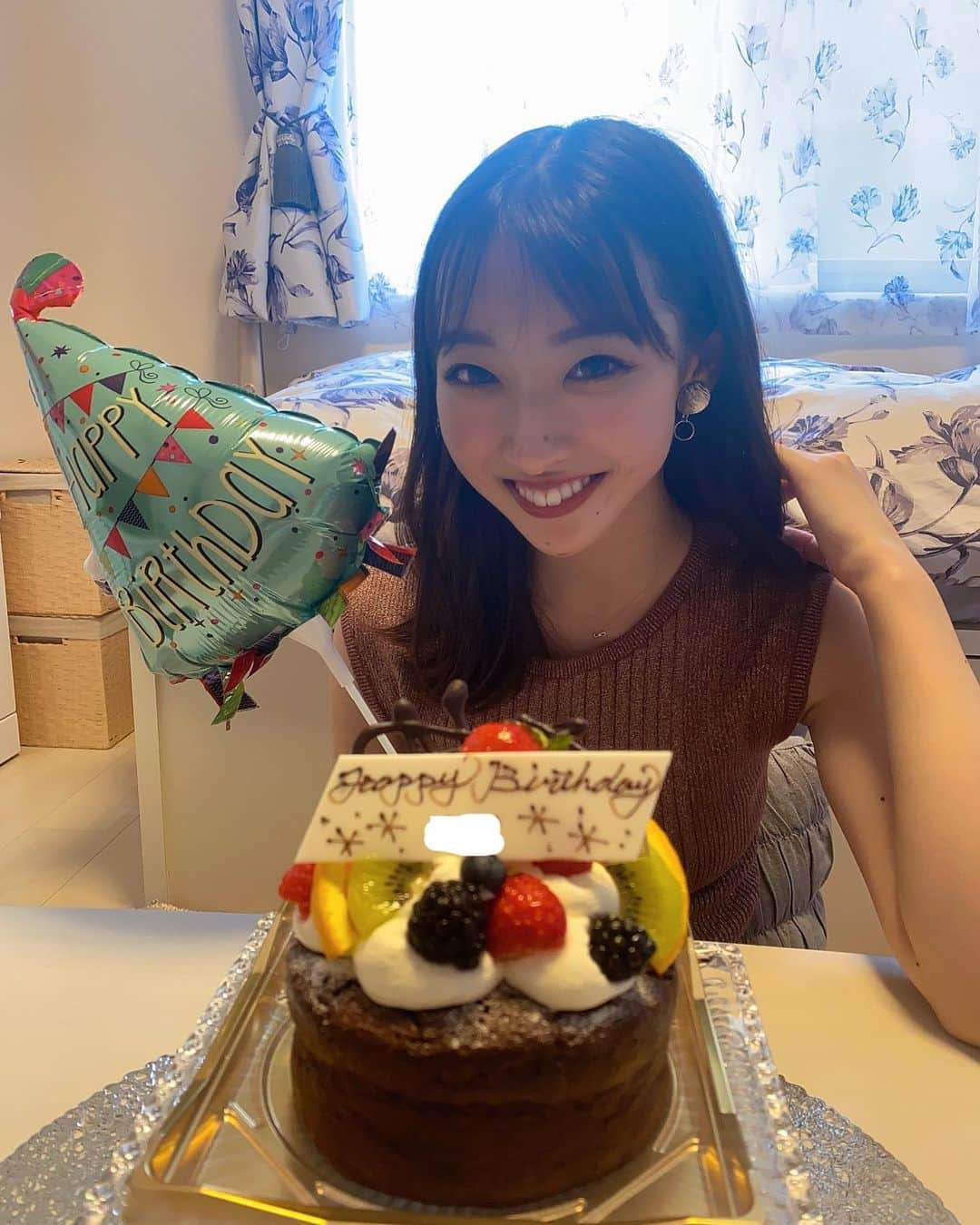 七瀬音海のインスタグラム：「大学のお友達が先日、 誕生日をお祝いしてくれました🎂」