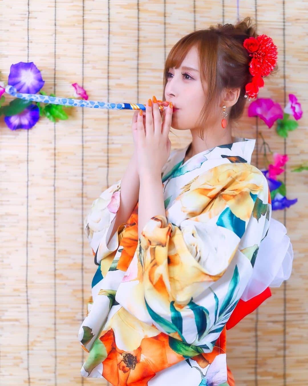 葵井えりかのインスタグラム：「これ知ってる？ぴろぴろー🥳 初体験でした！ 意外と肺活量いる！！ #portrait #和装#浴衣#和装ヘア#浴衣ヘアアレンジ #japanesegirl #instagood#fm」