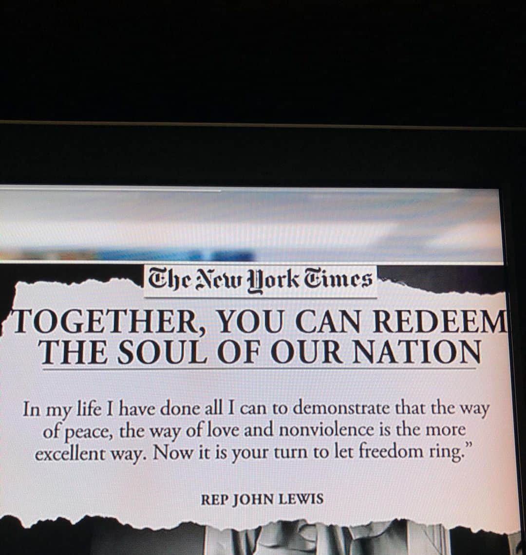 スーザン・ルッチさんのインスタグラム写真 - (スーザン・ルッチInstagram)「RIP, United States Congressman John Lewis—with admiration for your legacy of Peace and Integrity and  Love.  Thank you for your legacy of fearless and relentless non-violence/ for choosing Love over hate—and for gracing us all Americans with your presence and your vision🙏🙏🙏🇺🇸🇺🇸🇺🇸👏👏👏」7月31日 0時14分 - therealsusanlucci