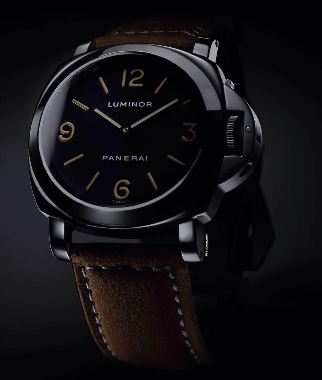 パネライのインスタグラム：「I’ll just leave this stunning picture of the sick #Panerai #PAM2A released back in 1997.   What more can I say.  Pic by @fedorology #paneraicentral」