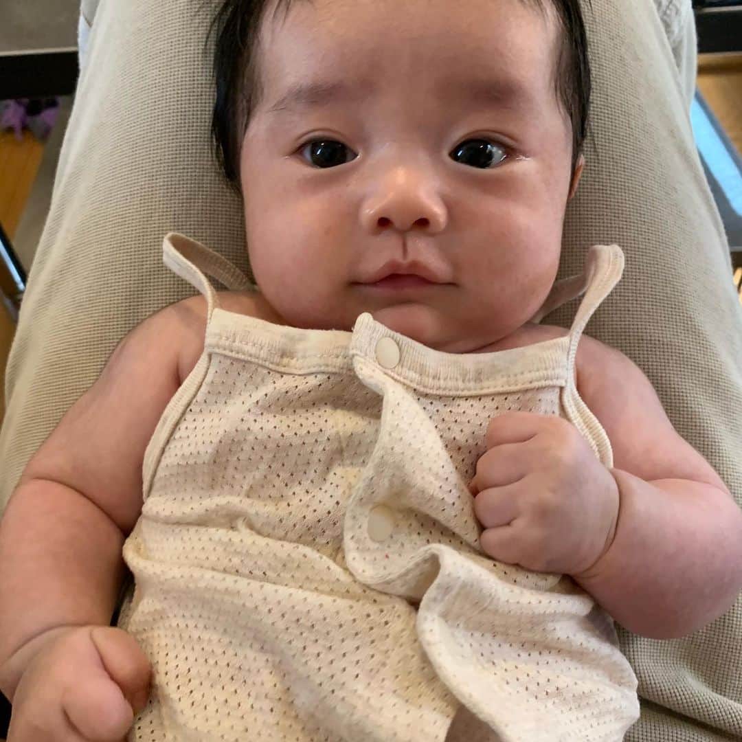 漆川由佳のインスタグラム：「かれこれ1ヶ月前くらいの写真と動画😂💦いい加減ズボラを改善せねば🤣🤣🤣 相変わらずトップの髪がツンツンおっ立ち続けてる👍🏻💕」