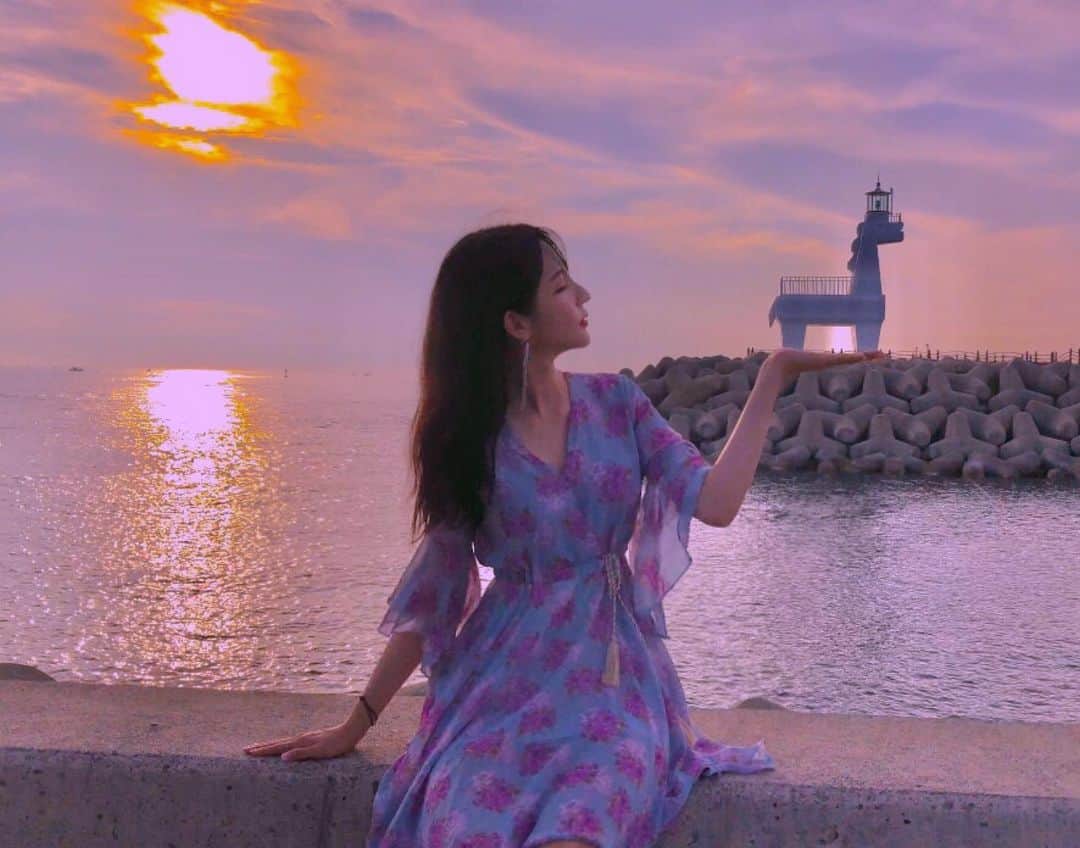 ユジョン のインスタグラム：「한걸음이 모든 여행의 시작이다🦄 #이호테우 #제주도」