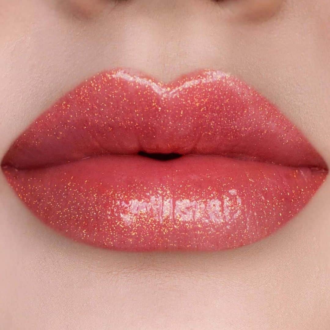 Kylie Cosmeticsさんのインスタグラム写真 - (Kylie CosmeticsInstagram)「WISH COME TRUE high gloss 💕✨ Final hours for $5 off Lip Singles with code LIPSTICK5! Don’t miss out - shop KylieCosmetics.com now. Ends 12pm pst. Lip swatch by @sosforbeauty」7月31日 1時01分 - kyliecosmetics