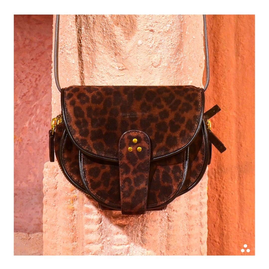 ジェロームドレイフュスのインスタグラム：「Take a walk on the wild side with #Momo leopard . . Art Direction @carolinnerennequin Photo @pierr_antoine #jeromedreyfuss #momo #jeromedreyfussmomo #rootsdeluxe #aw20」