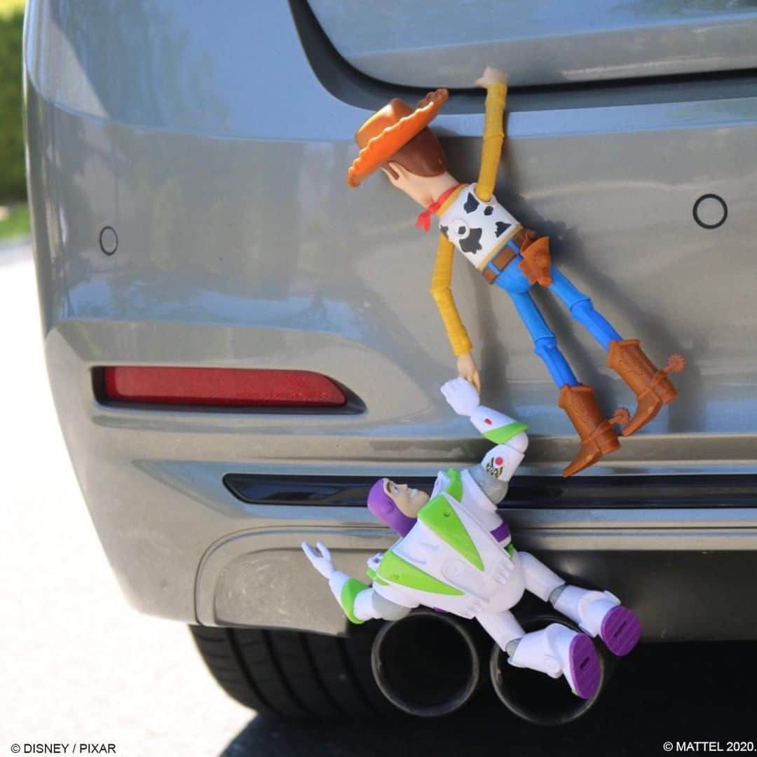 Mattelさんのインスタグラム写真 - (MattelInstagram)「An epic adventure creates the best of friends. Hang around with @Disney and @Pixar @ToyStory Buzz Lightyear and Woody. Happy #internationaldayoffriendship!」7月31日 1時22分 - mattel