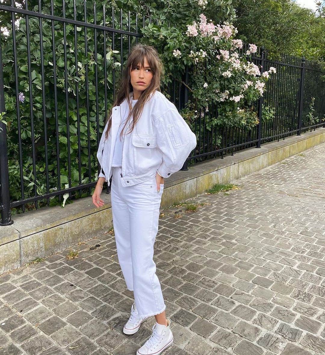 アメリカンビンテージのインスタグラム：「White outfit by our AMV friend @alisontoby #americanvintage #SS20 #womenswear」