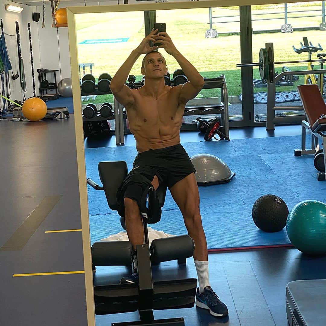 アレクシス・サンチェスのインスタグラム：「Gym」