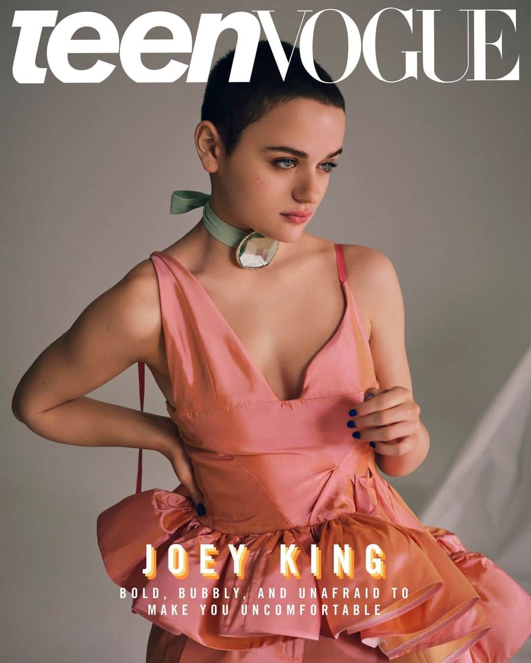 Teen Vogueさんのインスタグラム写真 - (Teen VogueInstagram)「happy 21st birthday to my queen, @joeyking!! 👑 @theactonhulu and @thekissingboothnetflix actress talks about doing projects that "fuel her soul" at the link in bio. 📸: @nachoalegre」7月31日 1時56分 - teenvogue