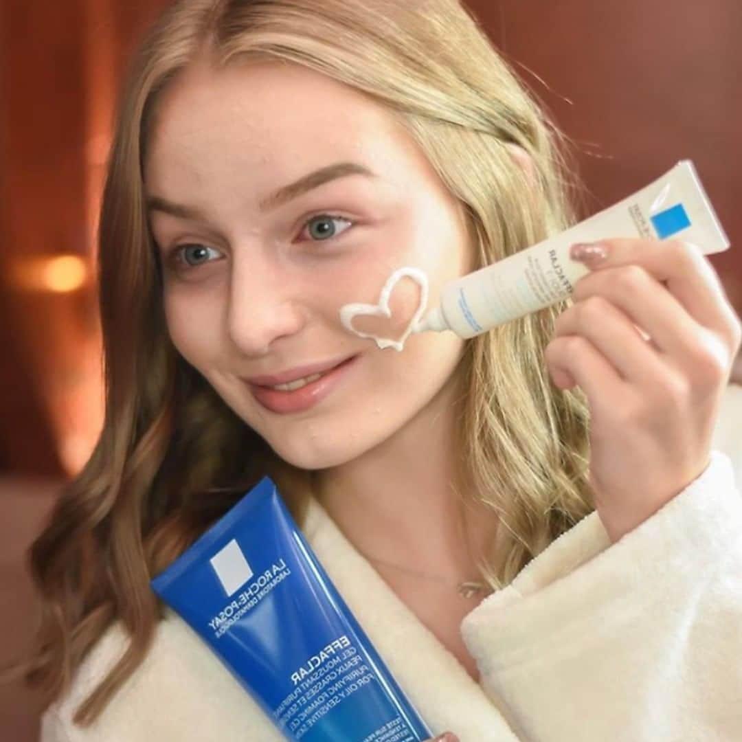 La Roche-Posayさんのインスタグラム写真 - (La Roche-PosayInstagram)「@omatkoicorko we know you are a true believer of the efficiency of our Efflacar Range and we wanted to thank you for that! But to know more about your skin and find out which product would suit you best, you can make a skin diagnosis in the SPOTSCAN application at http://spr.ly/6179G3N3X!  All languages spoken here! Feel free to talk to us at any time. #larocheposay #efflacar #acneproneskin #lrplove Global official page from La Roche-Posay, France」7月31日 2時28分 - larocheposay