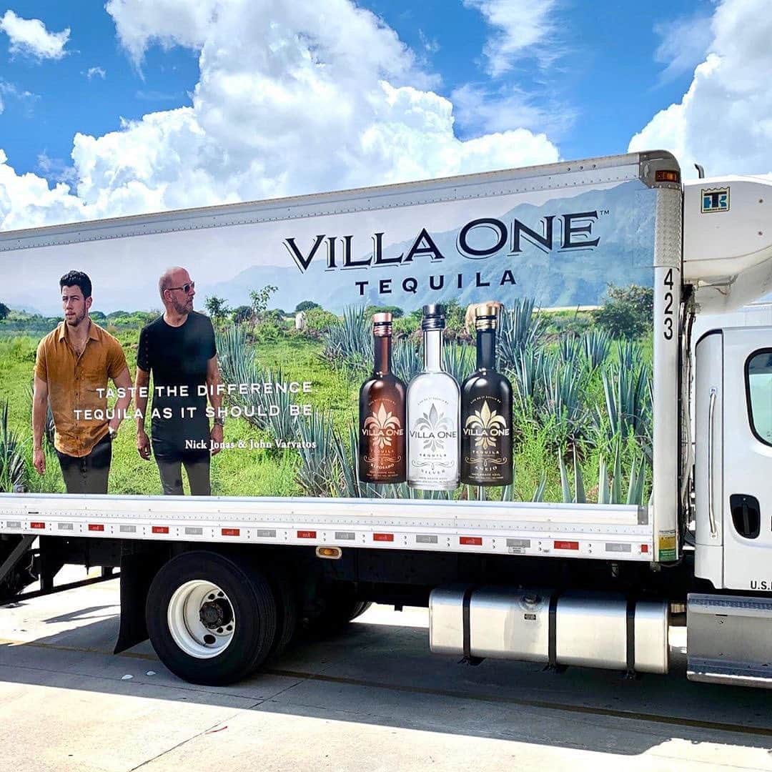 ニック・ジョナスさんのインスタグラム写真 - (ニック・ジョナスInstagram)「If you're in Florida or New York you might see our new @villaone trucks around town. Keep an eye out and cheers! 🥃🍊」7月31日 3時57分 - nickjonas
