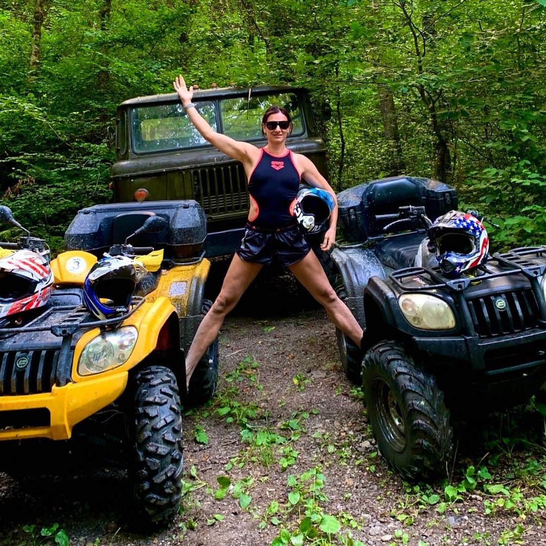 エレーナ・イシンバエワのインスタグラム：「На мой взгляд мощное фото 😎 А вы как считаете? 😁」