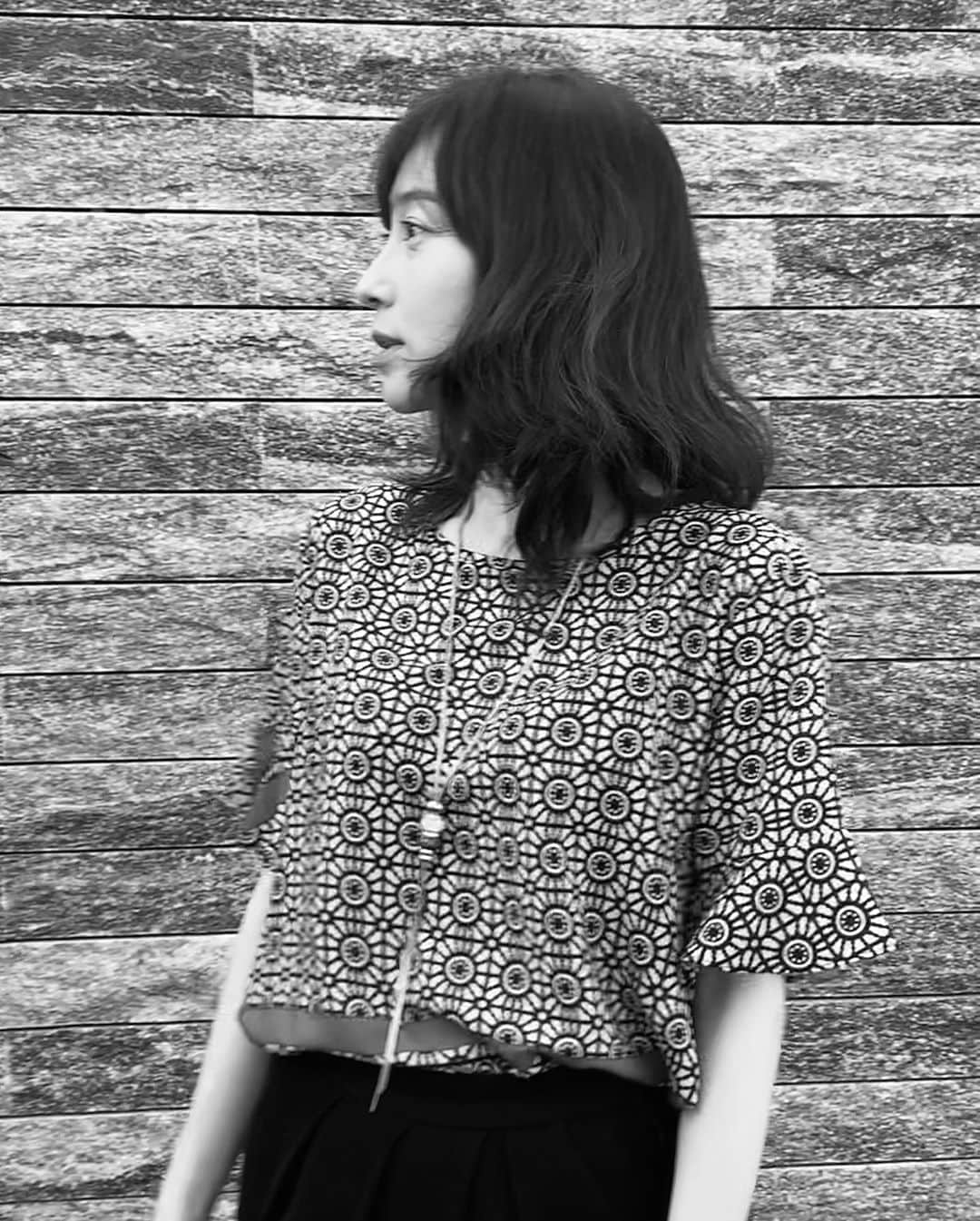 小橋めぐみのインスタグラム：「challenge accepted🧡  Thank you @marumaruc  #blackandwhitechallenge」